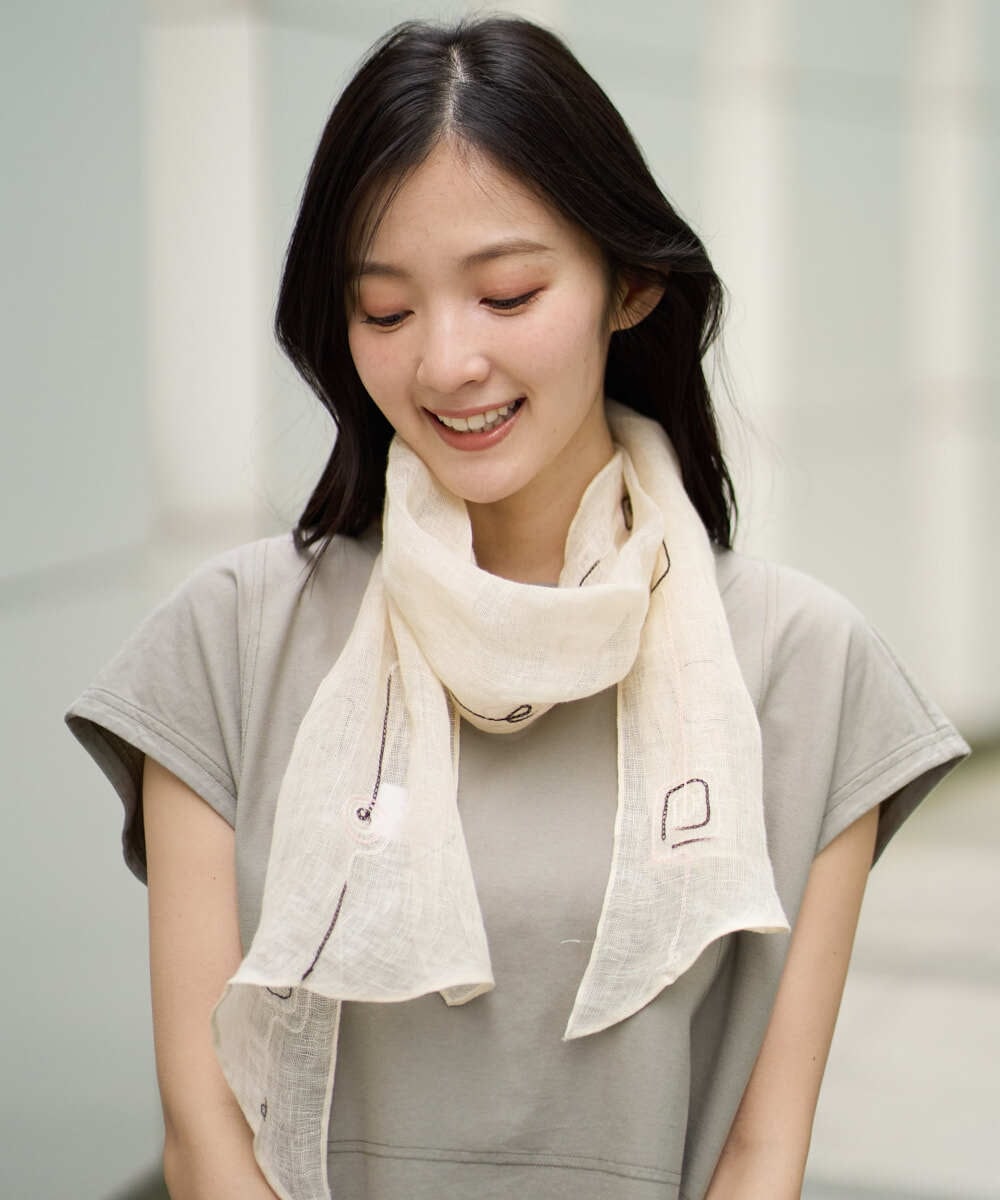 NK3GE46080 GIANNI LO GIUDICE(ジャンニ ロ ジュディチェ) ドットエンブロイダリーストール アイボリー