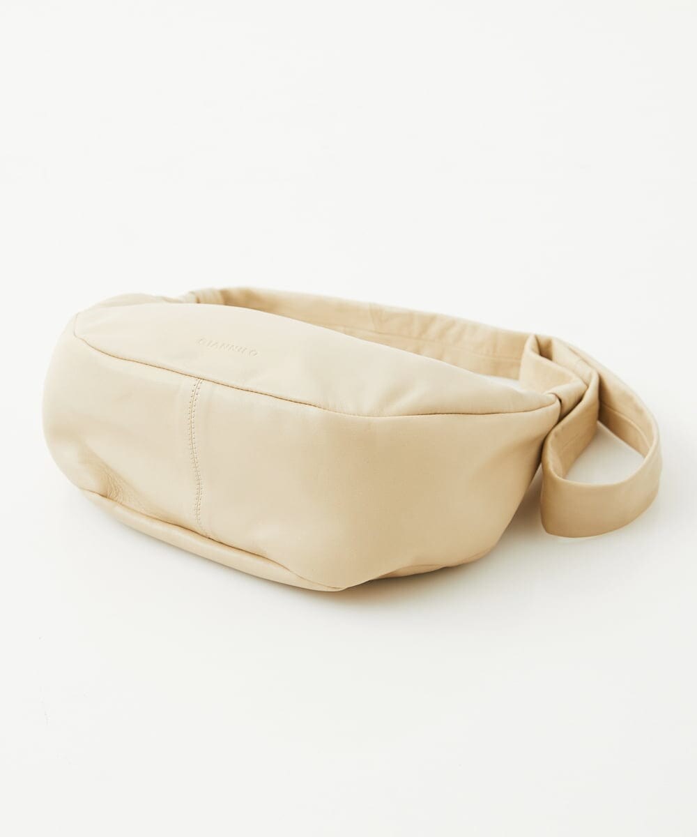 NK5AV02150 GIANNI LO GIUDICE(ジャンニ ロ ジュディチェ) シープハンドルバッグ ベージュ