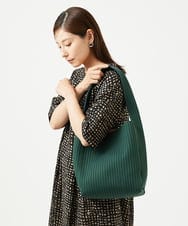 NK5JC04080 GIANNI LO GIUDICE(ジャンニ ロ ジュディチェ) ニットプレーティングバッグ グリーン