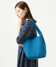 NK5JC04080 GIANNI LO GIUDICE(ジャンニ ロ ジュディチェ) ニットプレーティングバッグ ブルー