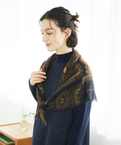 NR3AE12160 GIANNI LO GIUDICE(小さいサイズ) エスニックスクエアストール