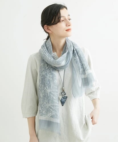 NR3GS06080 GIANNI LO GIUDICE(小さいサイズ) [洗える]ラインフラワーコットンシルクスカーフ