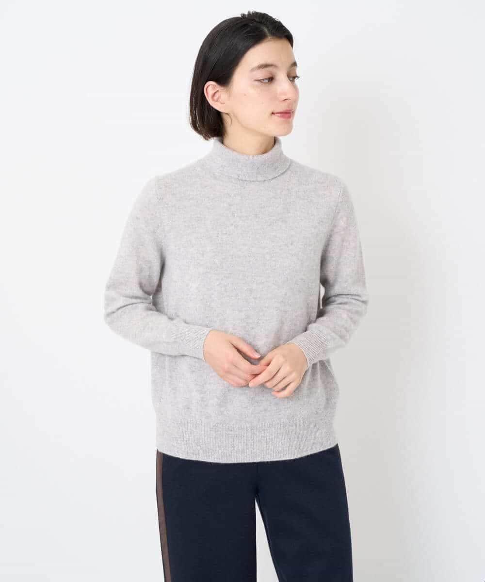 NSFAF83360 Maison de CINQ(メゾン ドゥ サンク) タートルネックカシミヤニット ライトグレー
