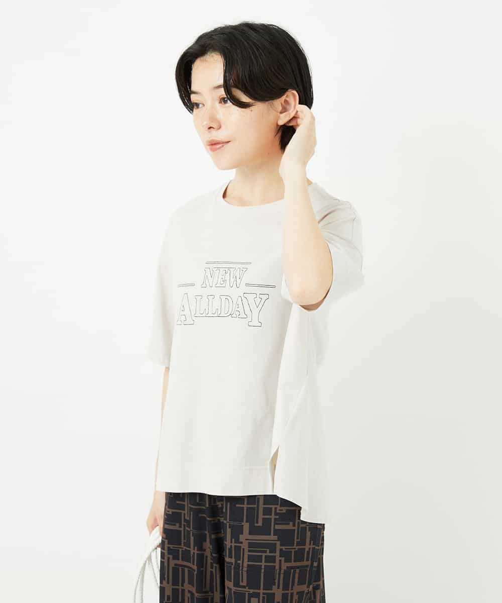 NSKHC90160 Maison de CINQ(メゾン ドゥ サンク) ワイドシルエット刺繡デザインTシャツ ベージュ
