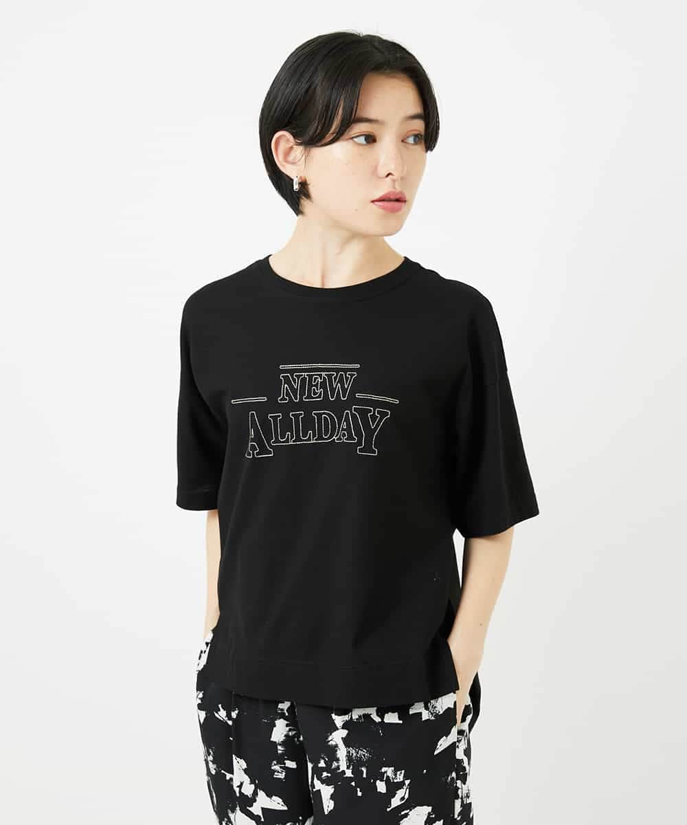 NSKHC90160 Maison de CINQ(メゾン ドゥ サンク) ワイドシルエット刺繡デザインTシャツ ベージュ