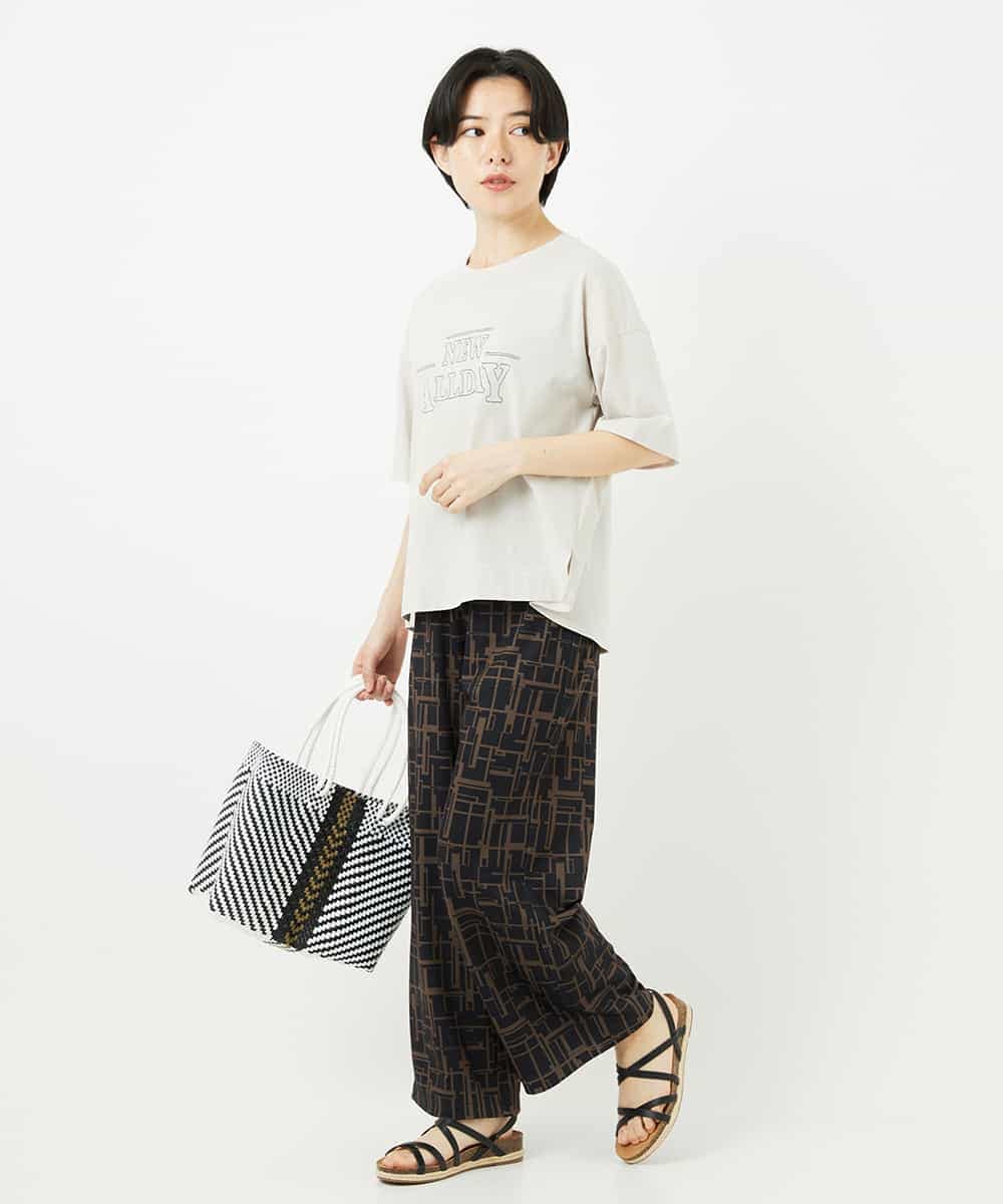 NSKHC90160 Maison de CINQ(メゾン ドゥ サンク) ワイドシルエット刺繡デザインTシャツ ベージュ
