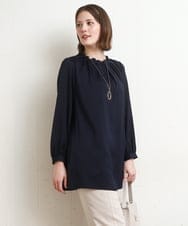 OLBDD01089 eur3(エウルキューブ) 【WEB先行販売】【大きいサイズ/11号サイズあり】タックネックサテンブラウス ネイビー(57)