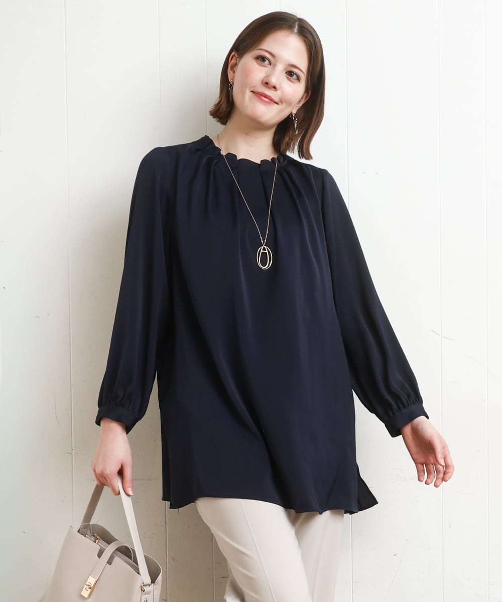 OLBDD01089 eur3(エウルキューブ) 【WEB先行販売】【大きいサイズ/11号サイズあり】タックネックサテンブラウス ネイビー(57)