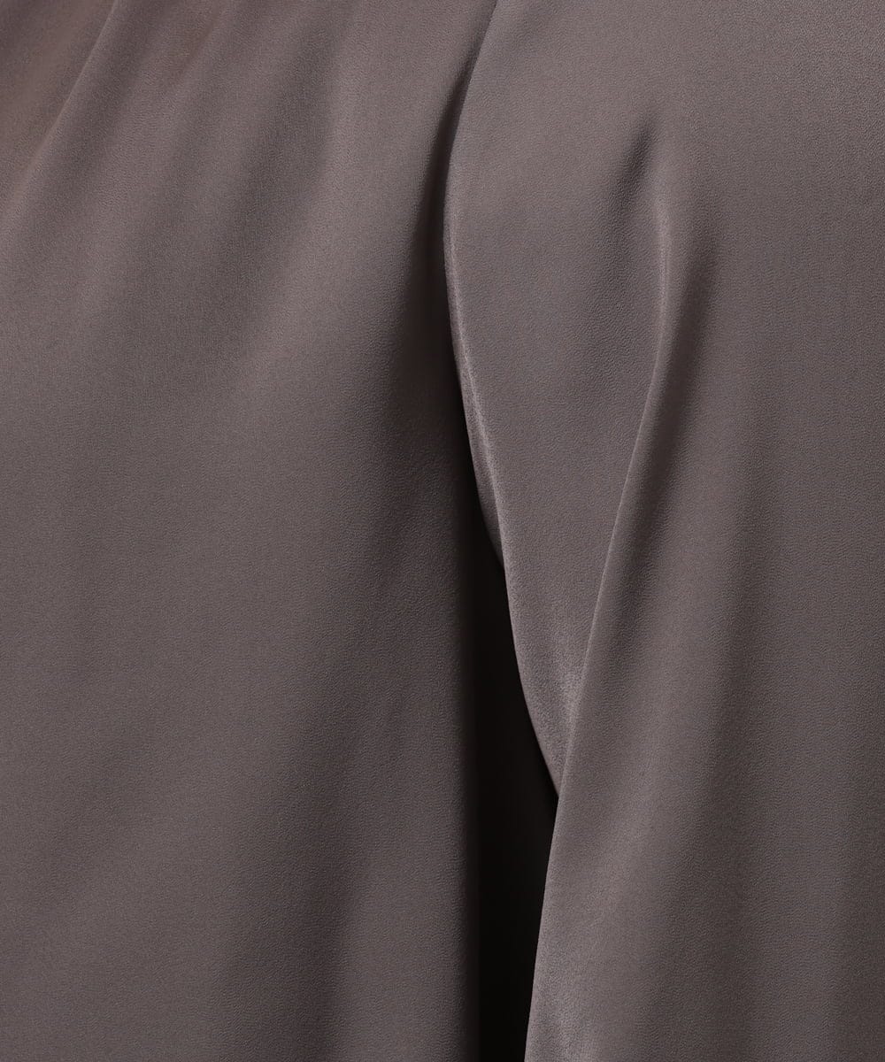 OLBDD01089 eur3(エウルキューブ) 【WEB先行販売】【大きいサイズ/11号サイズあり】タックネックサテンブラウス ダークグレー(93)