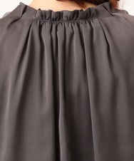 OLBDD01089 eur3(エウルキューブ) 【WEB先行販売】【大きいサイズ/11号サイズあり】タックネックサテンブラウス ダークグレー(93)