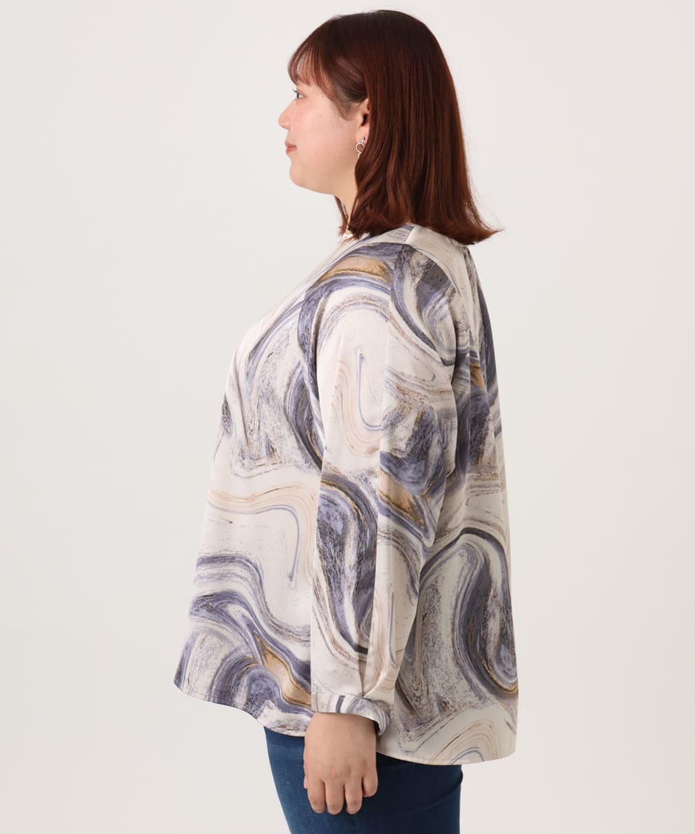 OLBDD10089 eur3(エウルキューブ) 【WEB先行販売】【大きいサイズ】アブストラクトプリントブラウス ベージュ(82)