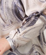 OLBDD10089 eur3(エウルキューブ) 【WEB先行販売】【大きいサイズ】アブストラクトプリントブラウス ベージュ(82)