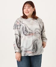 OLBDD10089 eur3(エウルキューブ) 【WEB先行販売】【大きいサイズ】アブストラクトプリントブラウス ライトグレー(91)