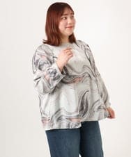 OLBDD10089 eur3(エウルキューブ) 【WEB先行販売】【大きいサイズ】アブストラクトプリントブラウス ライトグレー(91)