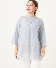 OLBEA16119 eur3(エウルキューブ) 【大きいサイズ】シャーリング刺繍ブラウス ライトブルー(50)