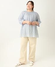 OLBEA16119 eur3(エウルキューブ) 【大きいサイズ】シャーリング刺繍ブラウス ライトブルー(50)