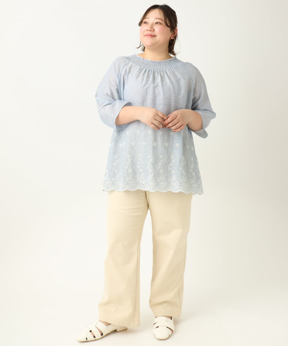 OLBEA16119 eur3(エウルキューブ) 【大きいサイズ】シャーリング刺繍ブラウス ライトブルー(50)