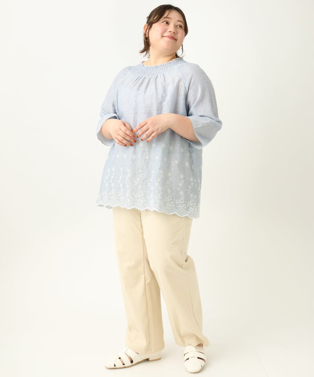 OLBEA16119 eur3(エウルキューブ) 【大きいサイズ】シャーリング刺繍ブラウス ライトブルー(50)
