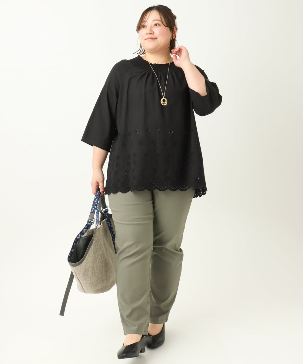 OLBEA16119 eur3(エウルキューブ) 【大きいサイズ】シャーリング刺繍ブラウス ブラック(94)