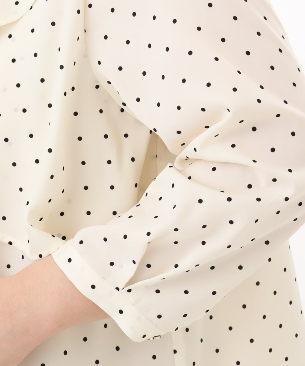 OLBED18099 eur3(エウルキューブ) 【大きいサイズ】ドットプリントフレアブラウス アイボリー