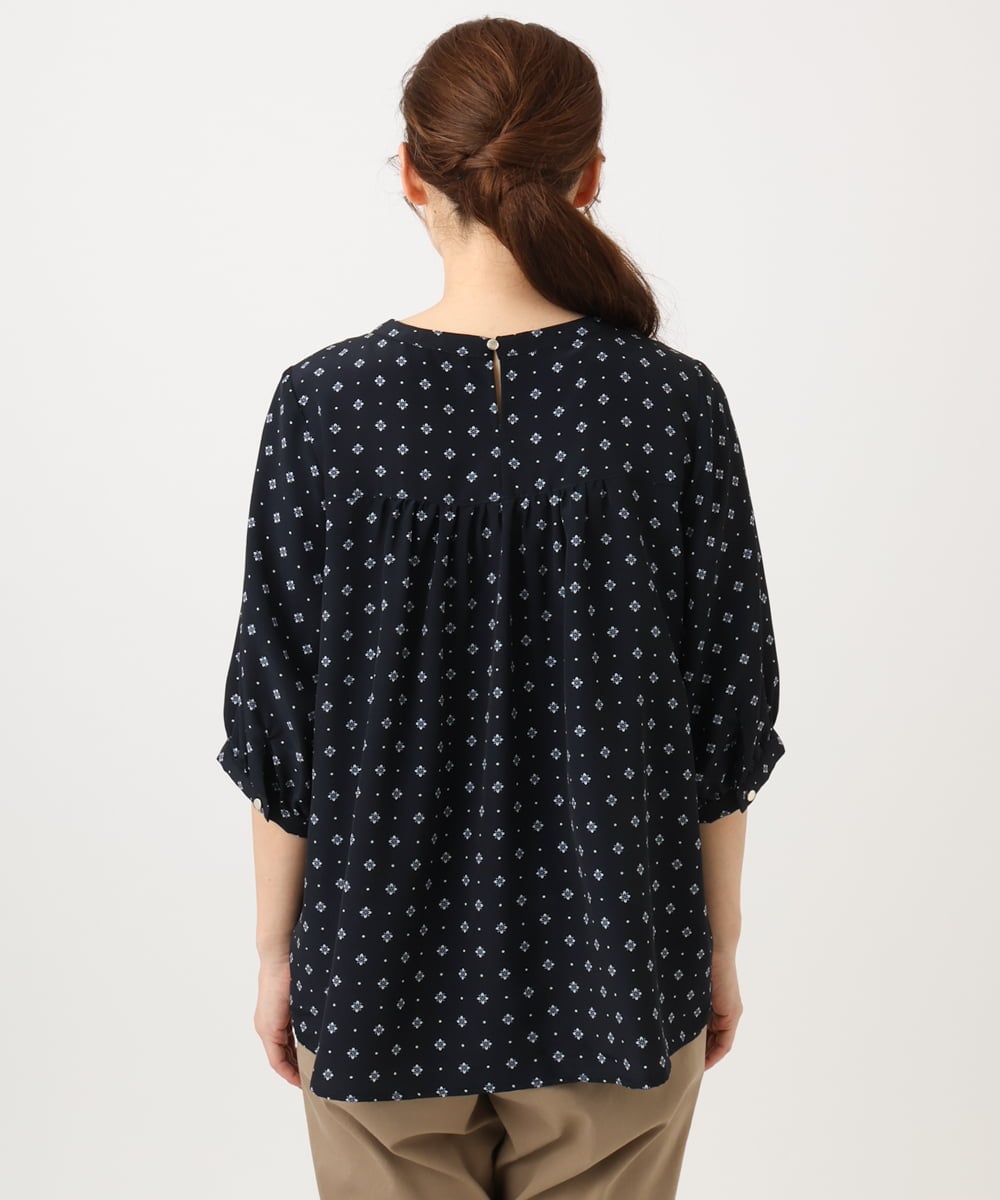 OLBED22089 eur3(エウルキューブ) 【大きいサイズ】フラワープロバンスプリントブラウス ネイビー