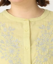 OLBFA06089 eur3(エウルキューブ) 【大きいサイズ】フラワー刺繍ブラウス イエロー(25)