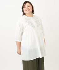 OLBFA06089 eur3(エウルキューブ) 【大きいサイズ】フラワー刺繍ブラウス ホワイト(90)