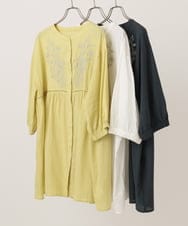 OLBFA06089 eur3(エウルキューブ) 【大きいサイズ】フラワー刺繍ブラウス ダークグレー(93)