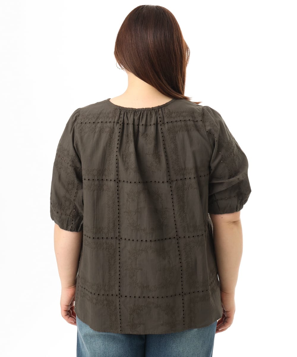 OLBFD24099 eur3(エウルキューブ) 【WEB先行販売】【大きいサイズ】エンブロイダリーブラウス ダークグレー