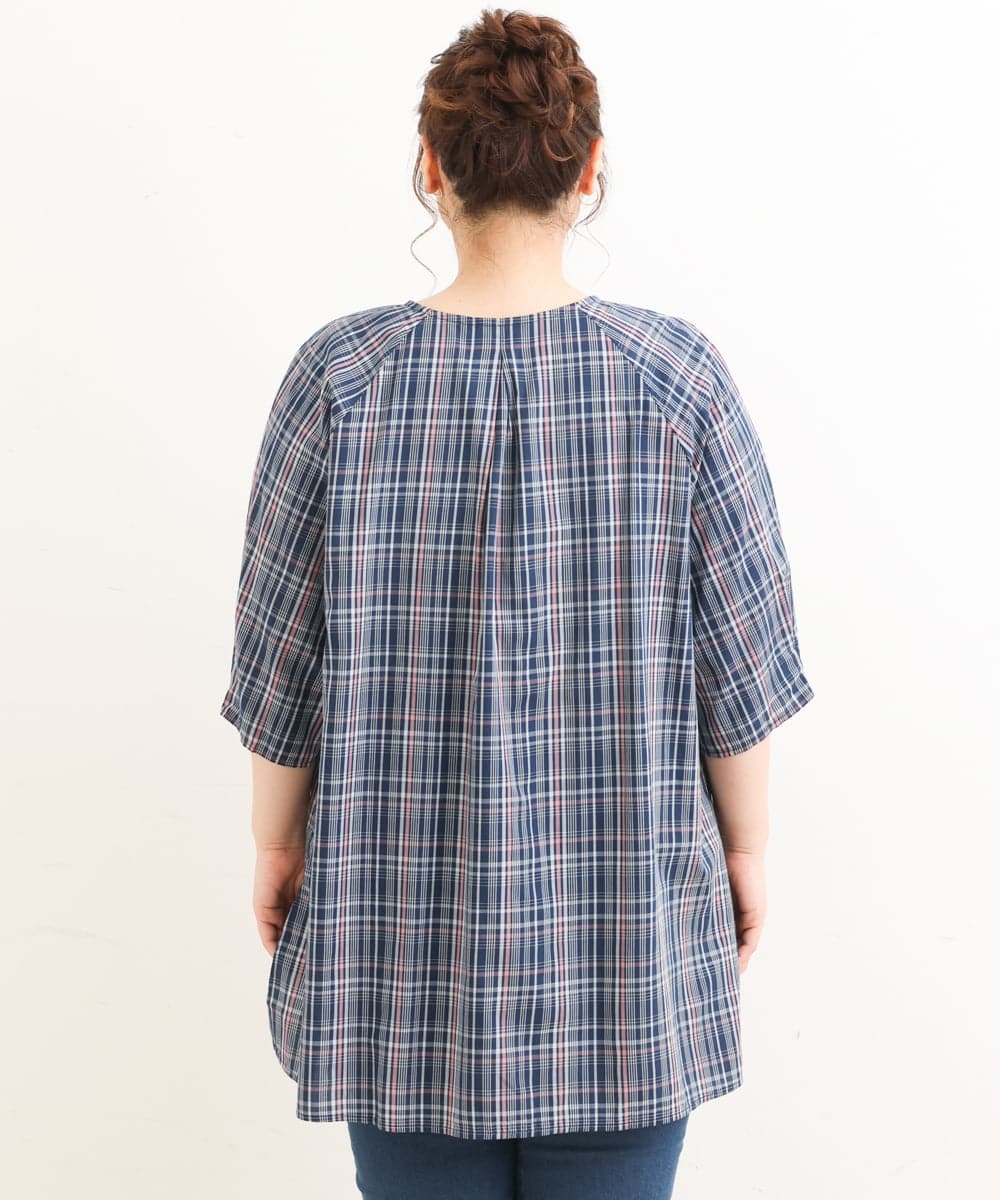 OLBFS11080 eur3(エウルキューブ) 【大きいサイズ/11号サイズあり】バックタックチェック柄ブラウス ネイビー(57)