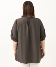 OLBGA19089 eur3(エウルキューブ) 【WEB先行販売】【大きいサイズ/a.v.v×eur3】ピンタックブラウス ダークグレー(93)
