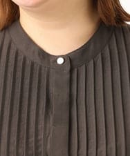 OLBGA19089 eur3(エウルキューブ) 【WEB先行販売】【大きいサイズ/a.v.v×eur3】ピンタックブラウス ダークグレー(93)