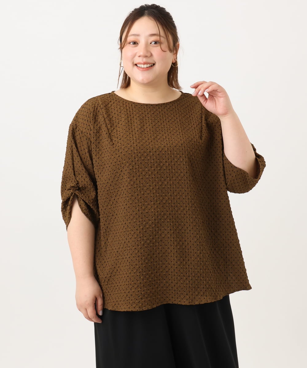 OLBGA22089 eur3(エウルキューブ) 【大きいサイズ】エンボスドットブラウス モカ(84)