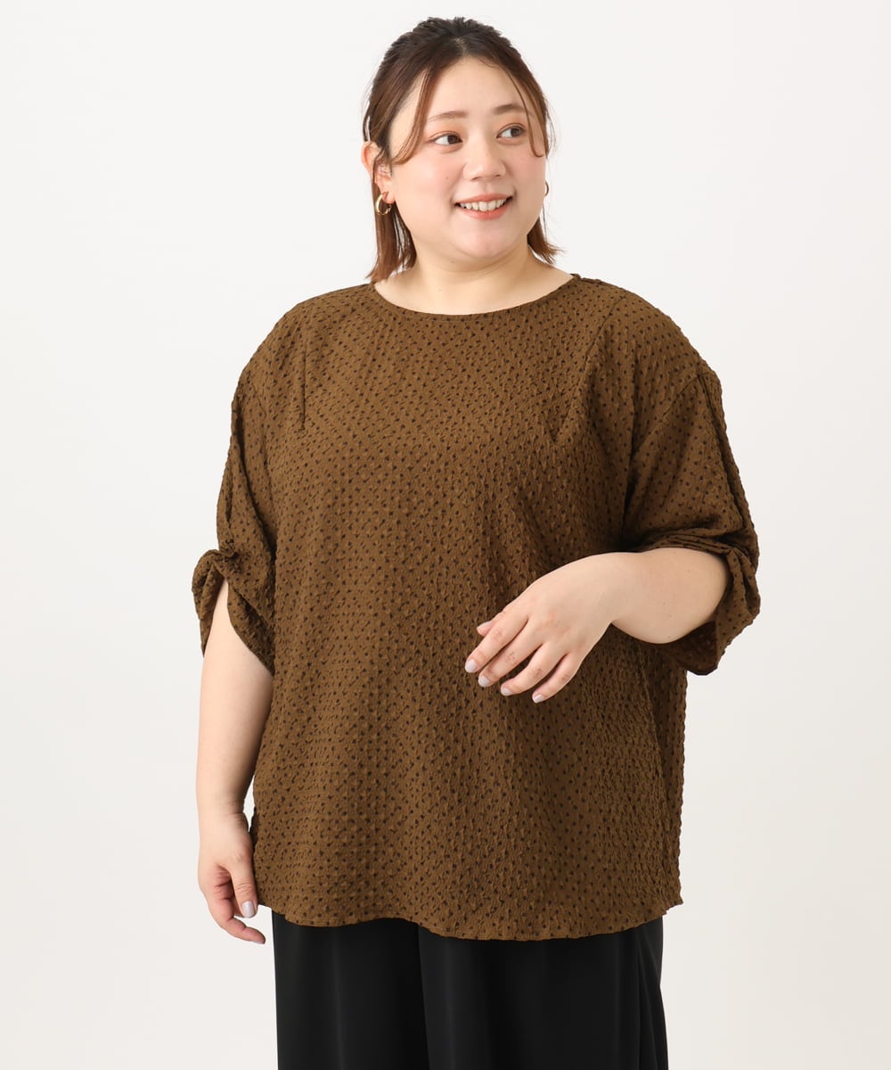 OLBGA22089 eur3(エウルキューブ) 【大きいサイズ】エンボスドットブラウス モカ(84)