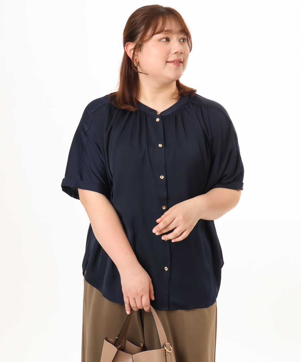 OLBGD02069 eur3(エウルキューブ) 【大きいサイズ/a.v.v×eur3】【接触冷感/UVカット】サテンギャザーブラウス ネイビー