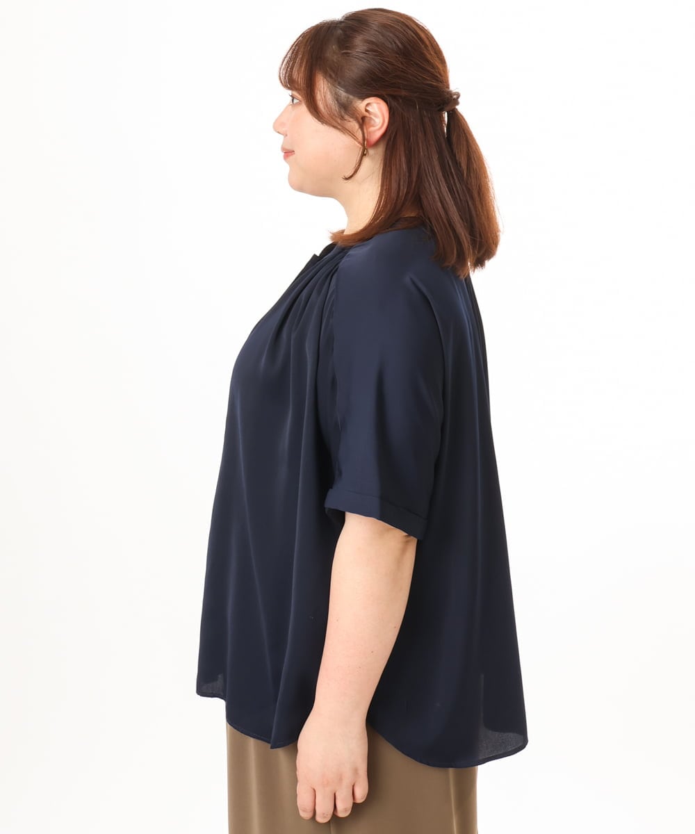 OLBGD02069 eur3(エウルキューブ) 【大きいサイズ/a.v.v×eur3】【接触冷感/UVカット】サテンギャザーブラウス ネイビー