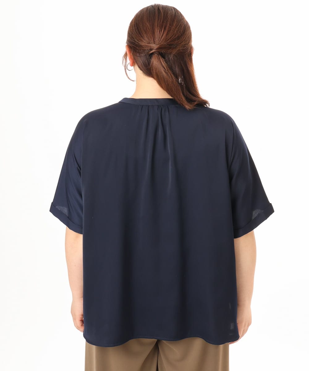 OLBGD02069 eur3(エウルキューブ) 【大きいサイズ/a.v.v×eur3】【接触冷感/UVカット】サテンギャザーブラウス ネイビー