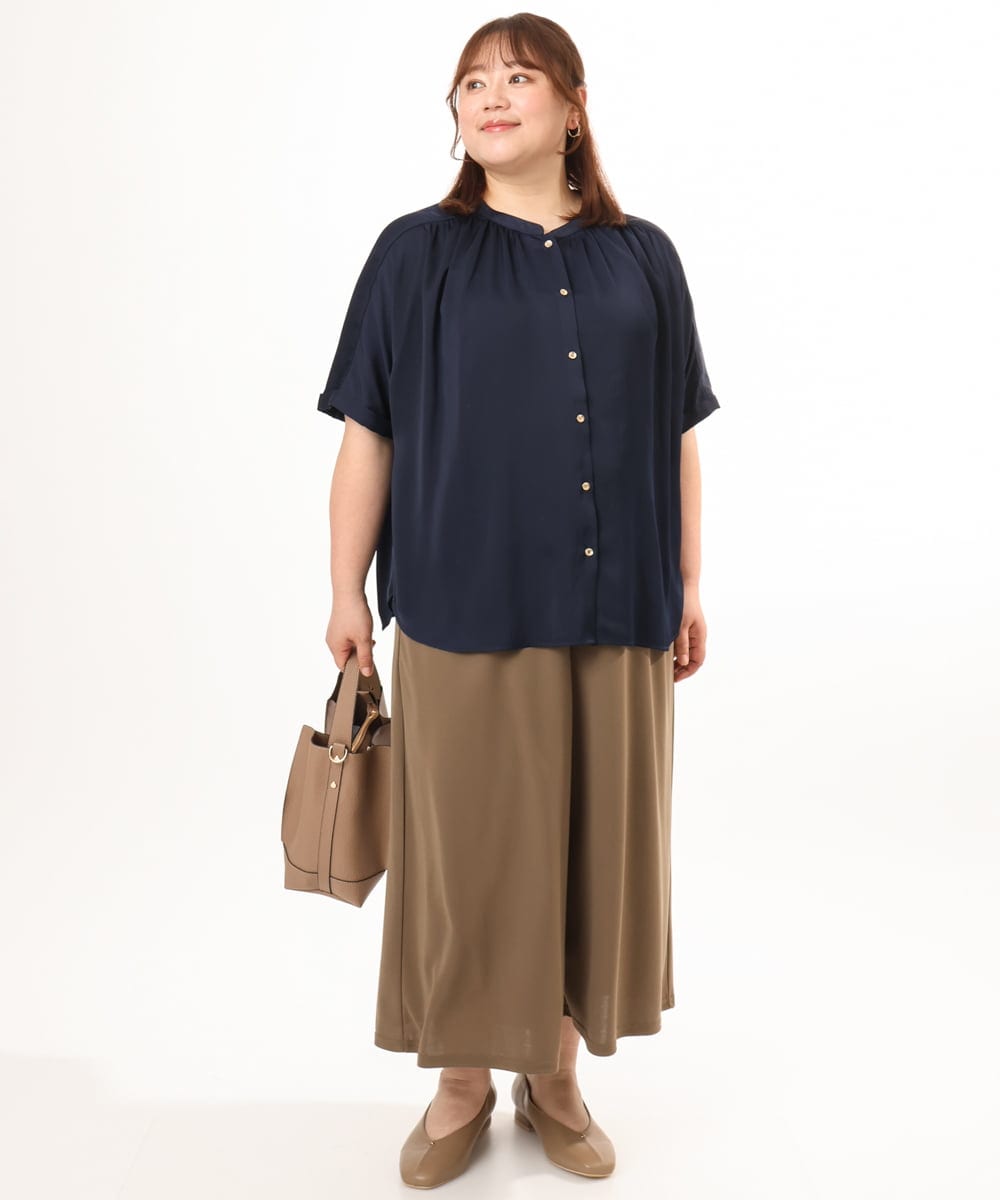 OLBGD02069 eur3(エウルキューブ) 【大きいサイズ/a.v.v×eur3】【接触冷感/UVカット】サテンギャザーブラウス ネイビー