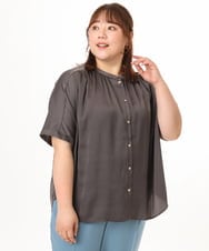OLBGD02069 eur3(エウルキューブ) 【大きいサイズ/a.v.v×eur3】【接触冷感/UVカット】サテンギャザーブラウス ダークグレー