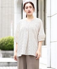 OLBGV26079 eur3(エウルキューブ) 【大きいサイズ】Vネックドットプリントブラウス アイボリー(80)
