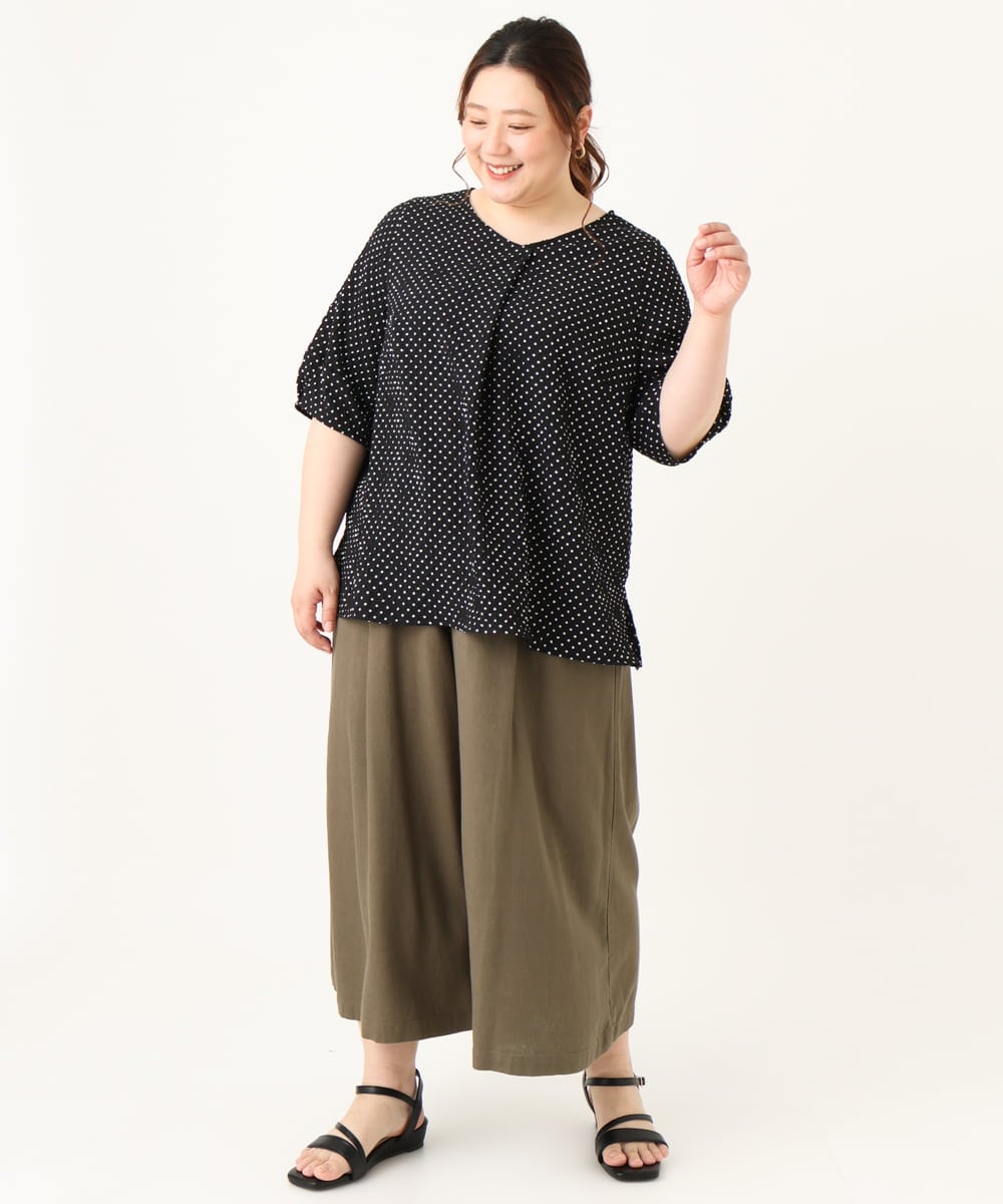 OLBGV26079 eur3(エウルキューブ) 【大きいサイズ】Vネックドットプリントブラウス ブラック(94)