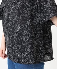 OLBHA25089 eur3(エウルキューブ) 【WEB先行販売】【大きいサイズ】フリルカラーフラワープリントブラウス ブラック(94)