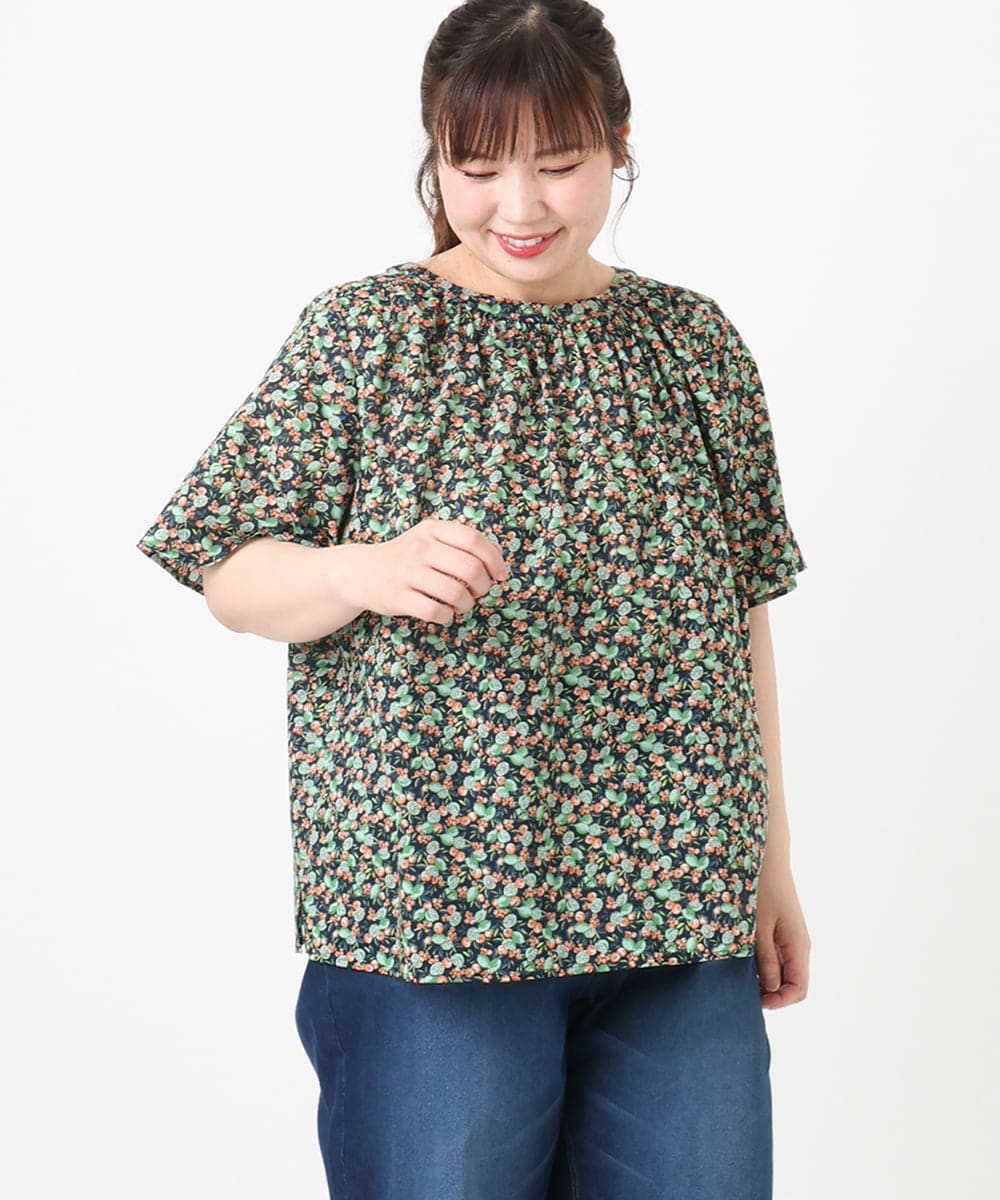 OLBHA36089 eur3(エウルキューブ) 【WEB先行販売】【大きいサイズ】フルーツプリントブラウス ネイビー(57)