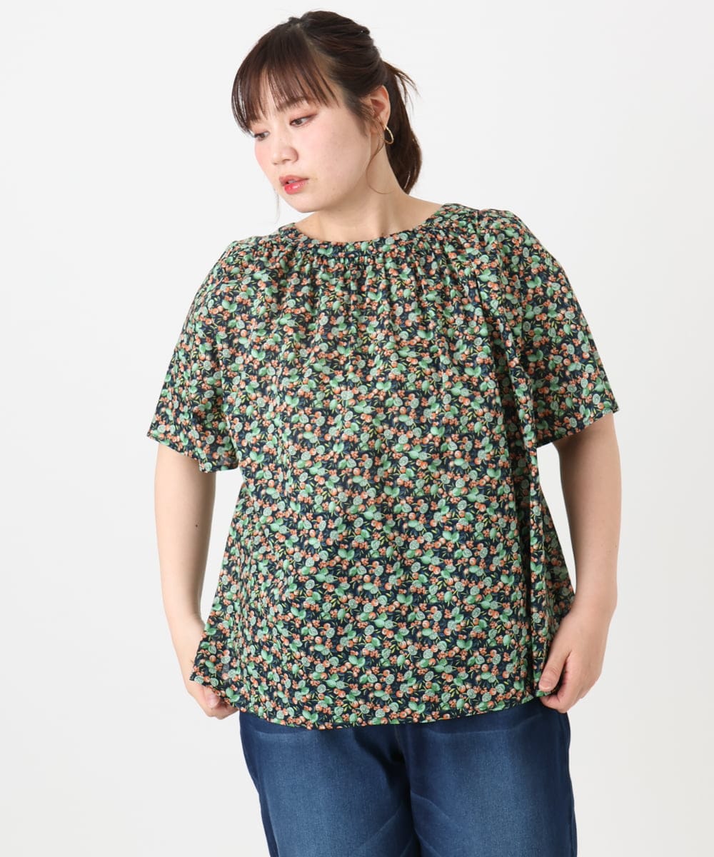 OLBHA36089 eur3(エウルキューブ) 【WEB先行販売】【大きいサイズ】フルーツプリントブラウス ネイビー(57)