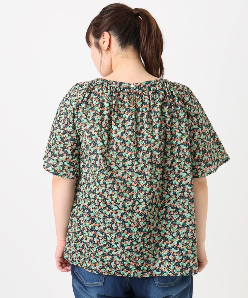 OLBHA36089 eur3(エウルキューブ) 【WEB先行販売】【大きいサイズ】フルーツプリントブラウス ネイビー(57)