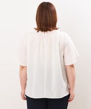 OLBHS44070 eur3(エウルキューブ) 【大きいサイズ】シャドーストライプブラウス ホワイト(90)