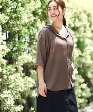OLBIA10109 eur3(エウルキューブ) 【WEB先行販売】【大きいサイズ】シアーフーディー半袖ブラウス モカ(84)