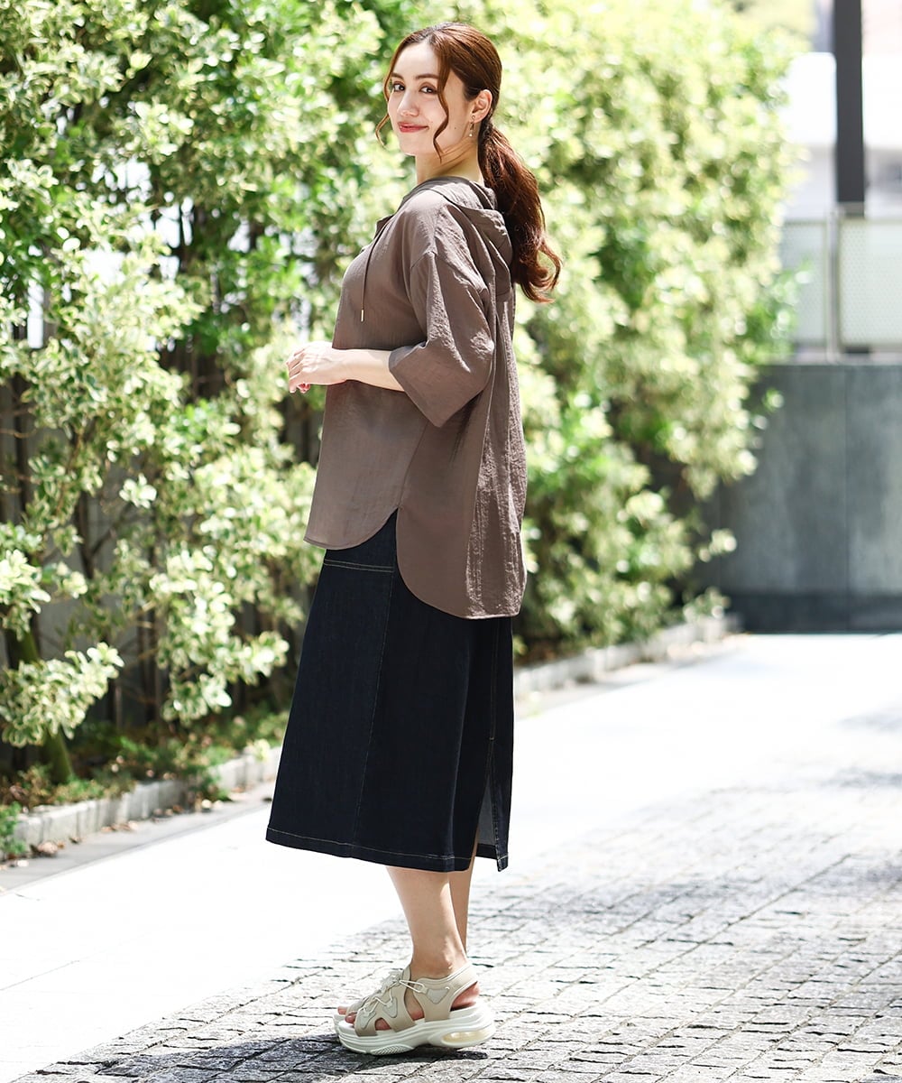 OLBIA10109 eur3(エウルキューブ) 【WEB先行販売】【大きいサイズ】シアーフーディー半袖ブラウス モカ(84)