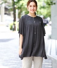 OLBIA28079 eur3(エウルキューブ) 【大きいサイズ/a.v.v×eur3】サテンシャーリングブラウス ダークグレー(93)
