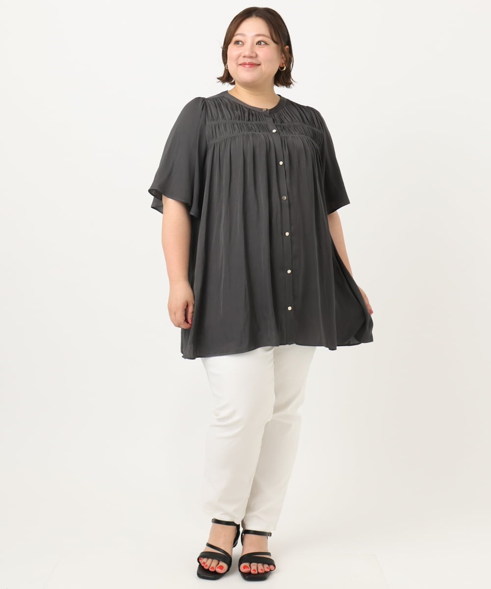 OLBIA28079 eur3(エウルキューブ) 【大きいサイズ/a.v.v×eur3】サテンシャーリングブラウス ダークグレー(93)